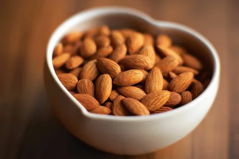 تصویر 2 از خرید جدید ترین انواع بادام درختی ریز